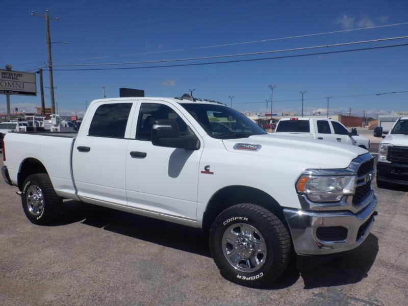 RAM 2500 Tradesman Crew Cab SWB 4WD 2024