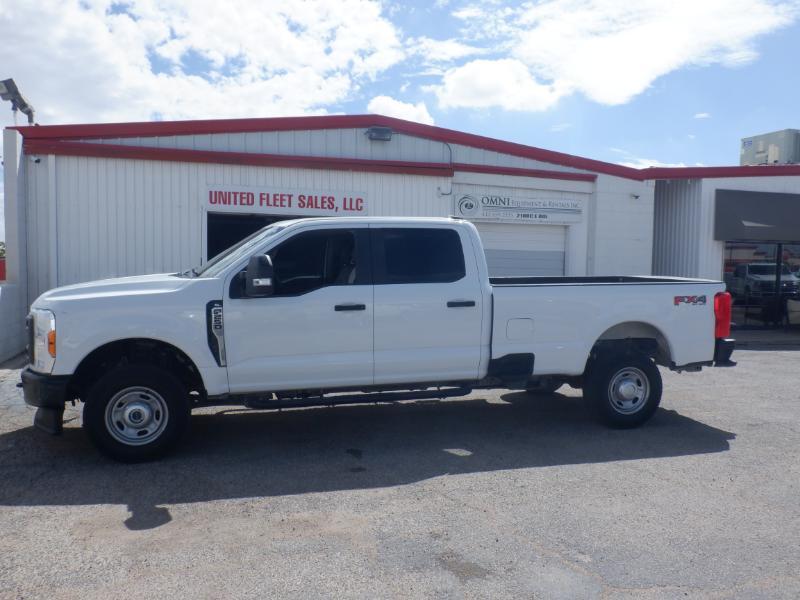 Ford F-250 SD XL Crew Cab 4WD 2023