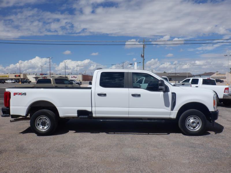 Ford F-250 SD XL Crew Cab 4WD 2023
