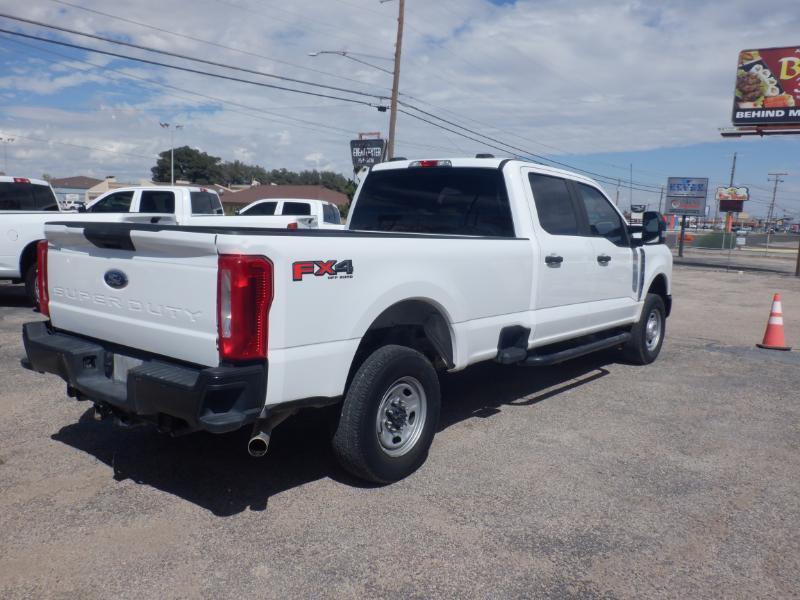 Ford F-250 SD XL Crew Cab 4WD 2023