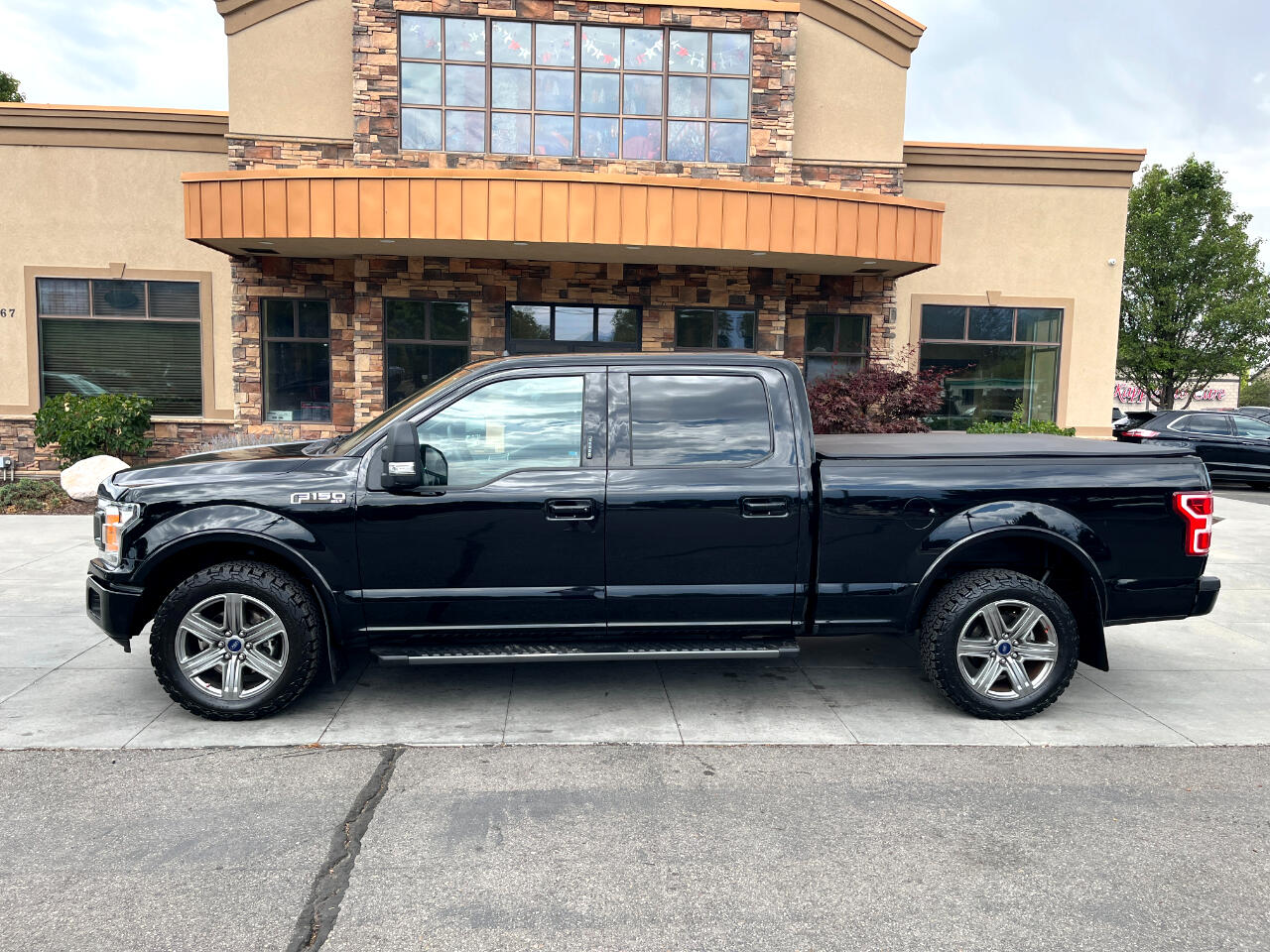 2018 Ford F-150 XLT photo 2