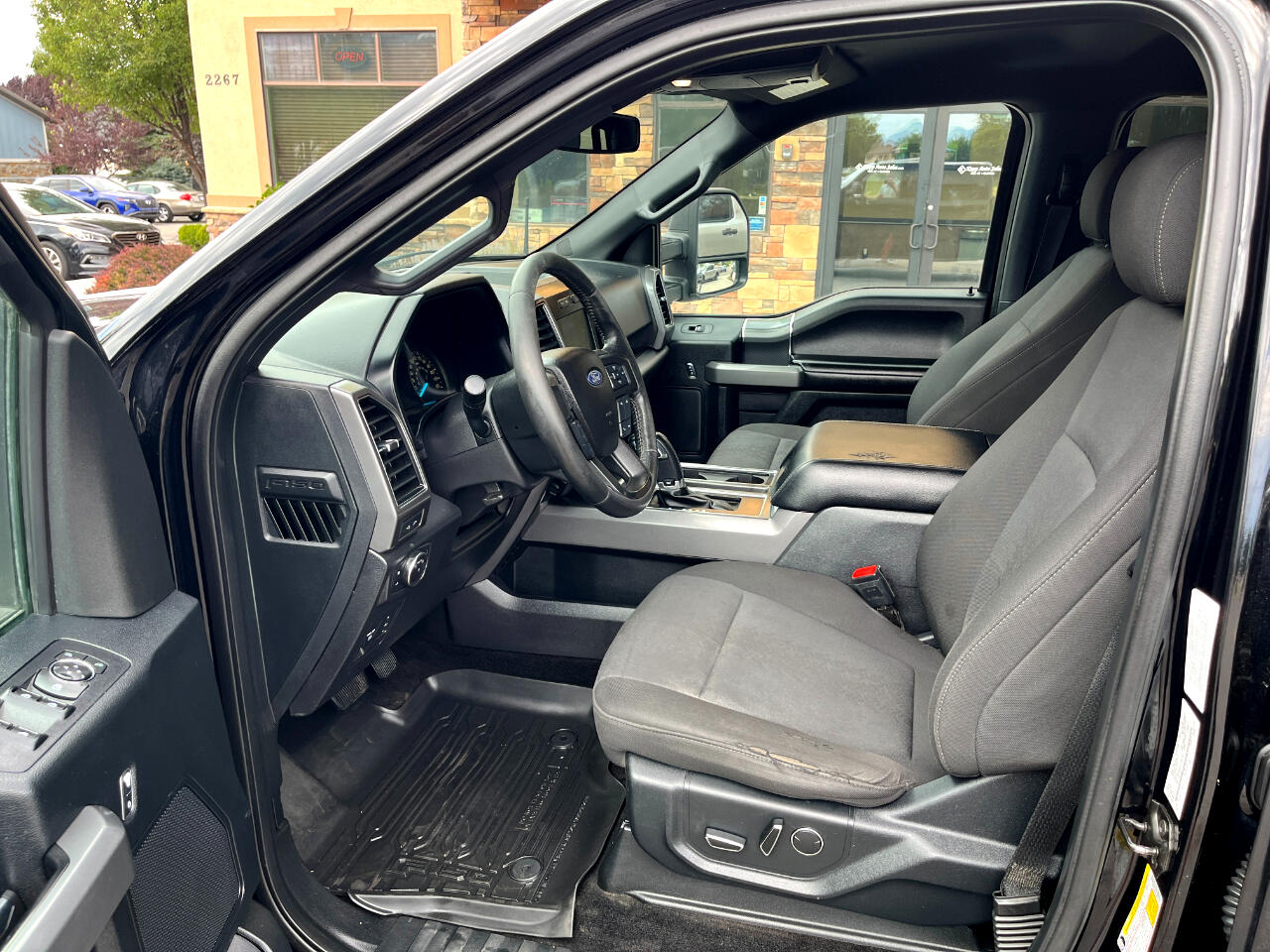 2018 Ford F-150 XLT photo 4