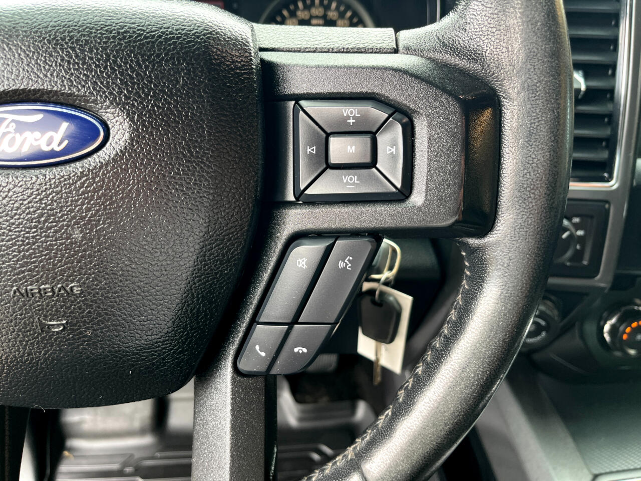 2018 Ford F-150 XLT photo 17