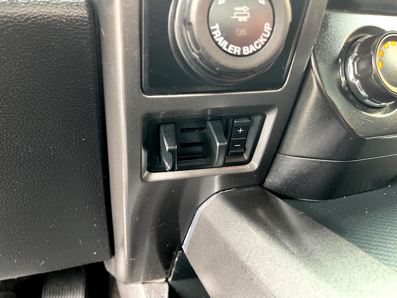 2018 Ford F-150 XLT photo 23