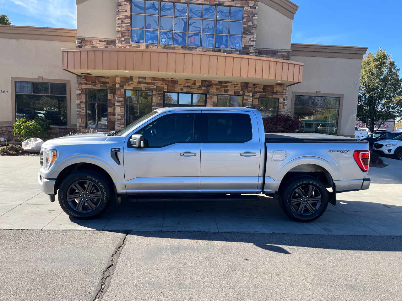 Ford F-150 XLT 4WD SuperCrew 5.5' Box 2023 Ford F-150 XLT 4WD SuperCrew 5.5' Box 2023