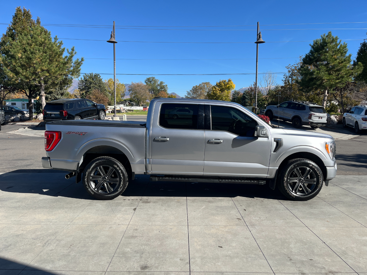 Ford F-150 XLT 4WD SuperCrew 5.5' Box 2023 Ford F-150 XLT 4WD SuperCrew 5.5' Box 2023