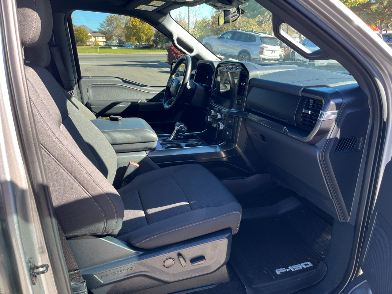 Ford F-150 XLT 4WD SuperCrew 5.5' Box 2023 Ford F-150 XLT 4WD SuperCrew 5.5' Box 2023