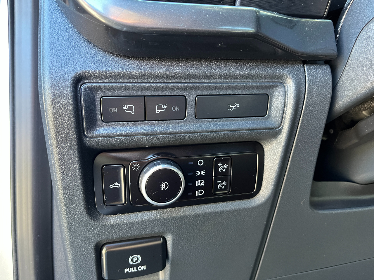 Ford F-150 XLT 4WD SuperCrew 5.5' Box 2023 Ford F-150 XLT 4WD SuperCrew 5.5' Box 2023