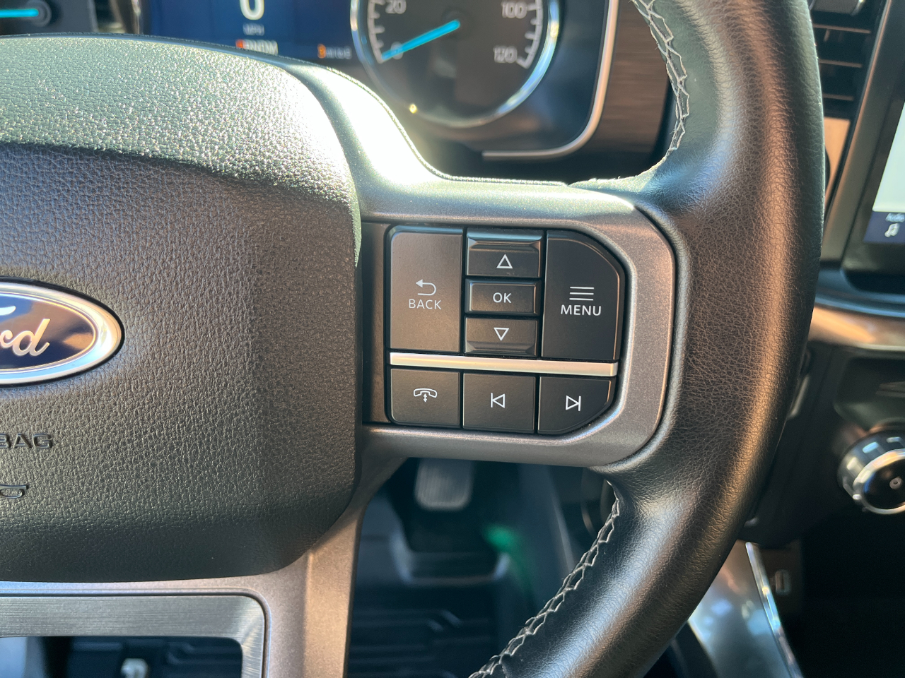 Ford F-150 XLT 4WD SuperCrew 5.5' Box 2023 Ford F-150 XLT 4WD SuperCrew 5.5' Box 2023