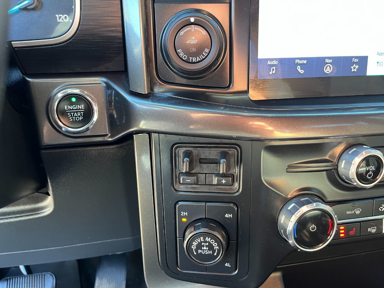 Ford F-150 XLT 4WD SuperCrew 5.5' Box 2023 Ford F-150 XLT 4WD SuperCrew 5.5' Box 2023