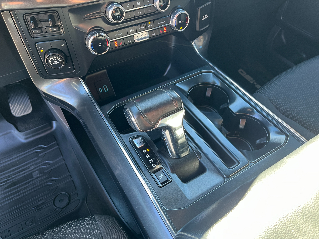 Ford F-150 XLT 4WD SuperCrew 5.5' Box 2023 Ford F-150 XLT 4WD SuperCrew 5.5' Box 2023