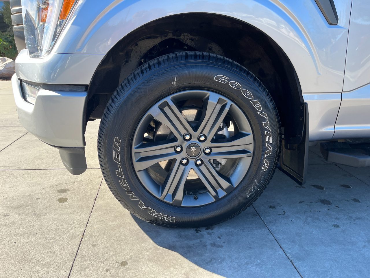 Ford F-150 XLT 4WD SuperCrew 5.5' Box 2023 Ford F-150 XLT 4WD SuperCrew 5.5' Box 2023