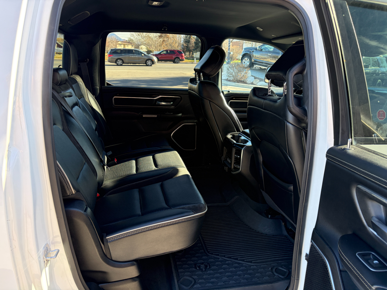 RAM 1500 Laramie 4x4 Crew Cab 6'4" Box 2022