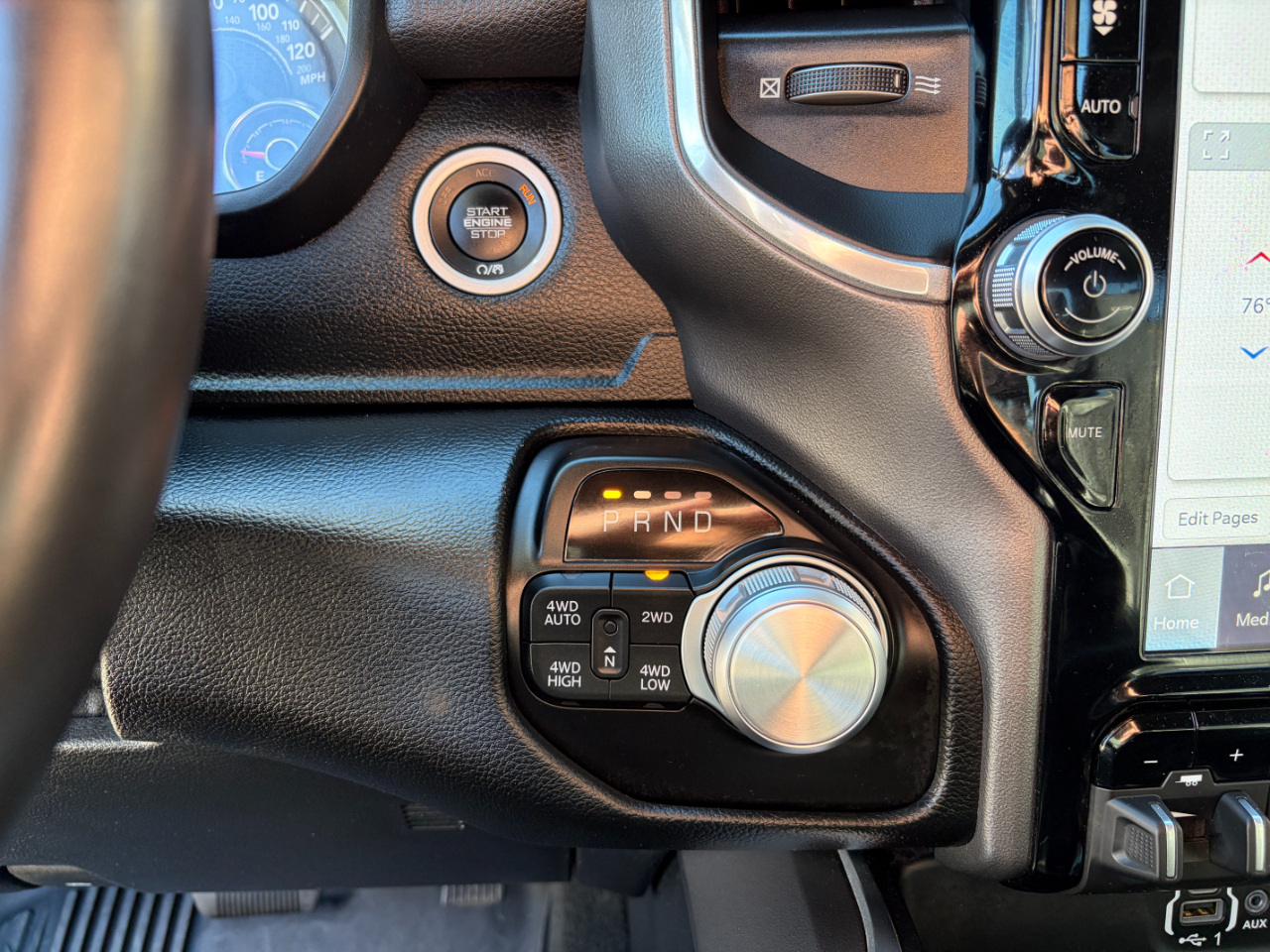 RAM 1500 Laramie 4x4 Crew Cab 6'4" Box 2022