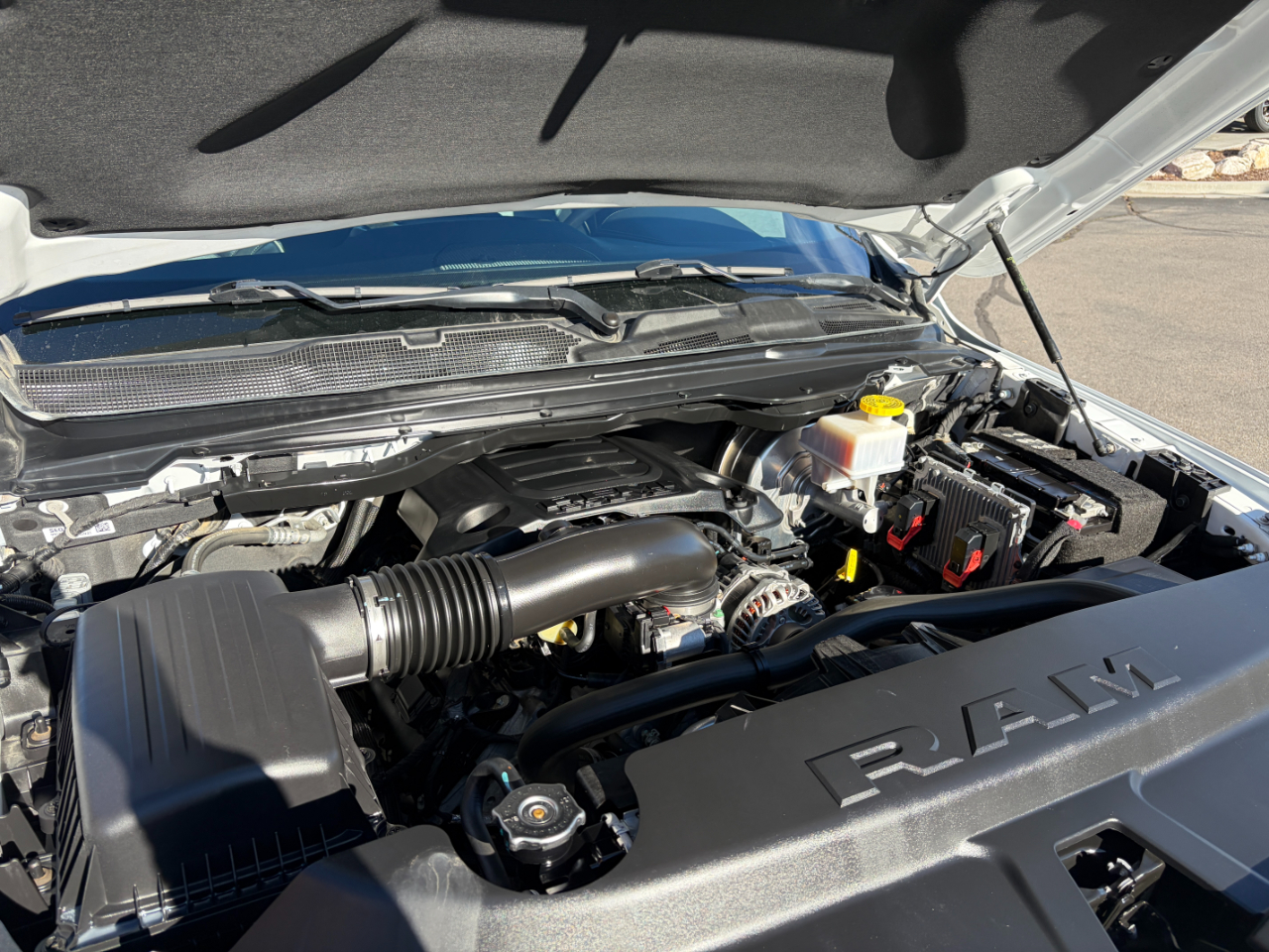 RAM 1500 Laramie 4x4 Crew Cab 6'4" Box 2022