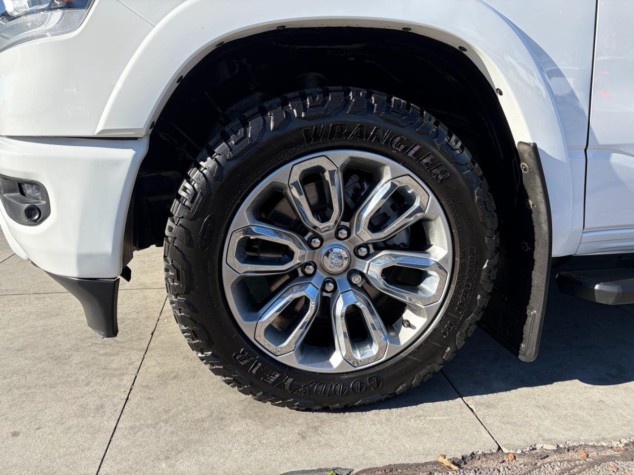 RAM 1500 Laramie 4x4 Crew Cab 6'4" Box 2022