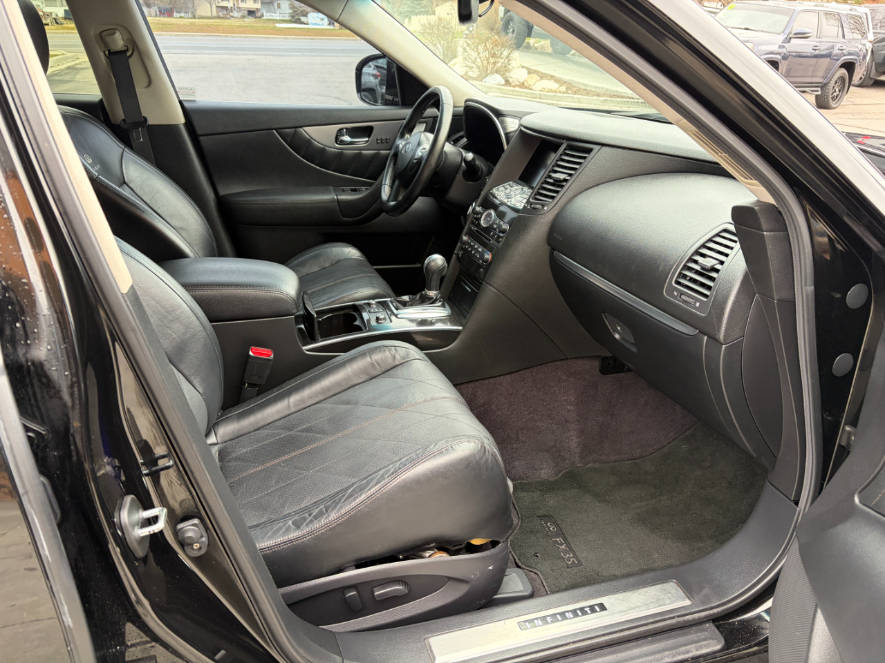 Infiniti FX35 RWD 4dr 2011