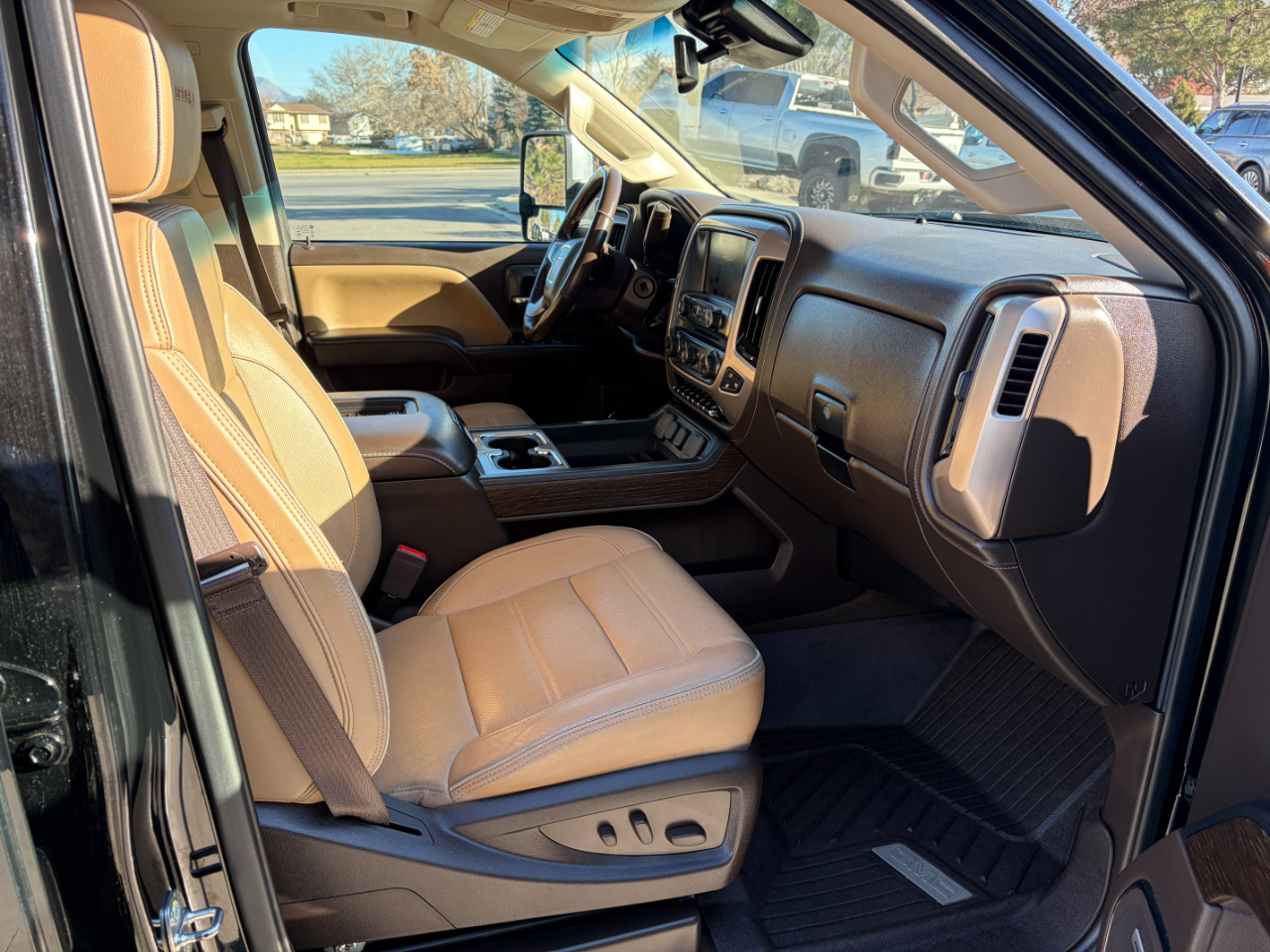 GMC Sierra 2500HD 4WD Crew Cab 153.7" Denali 2018