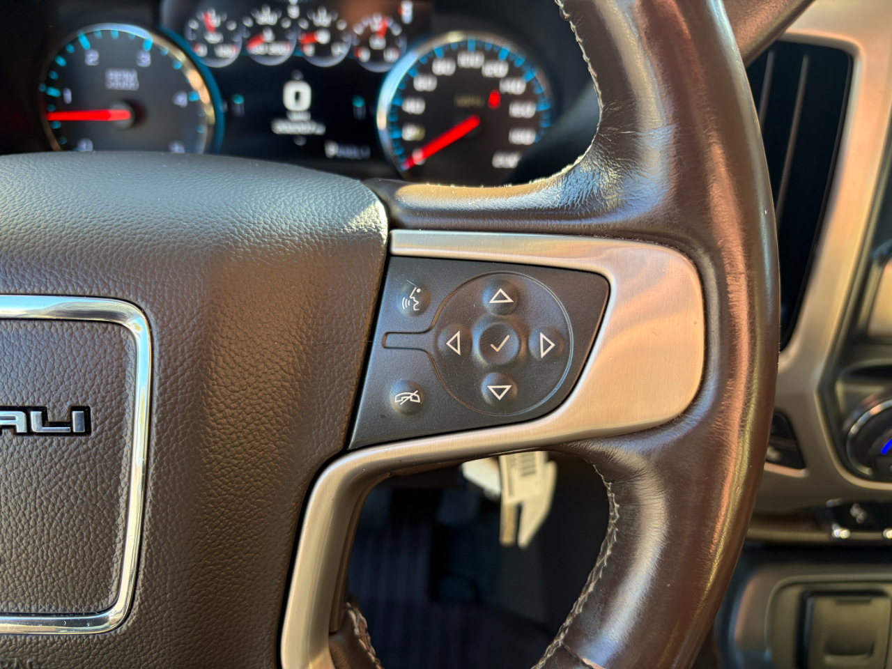 GMC Sierra 2500HD 4WD Crew Cab 153.7" Denali 2018