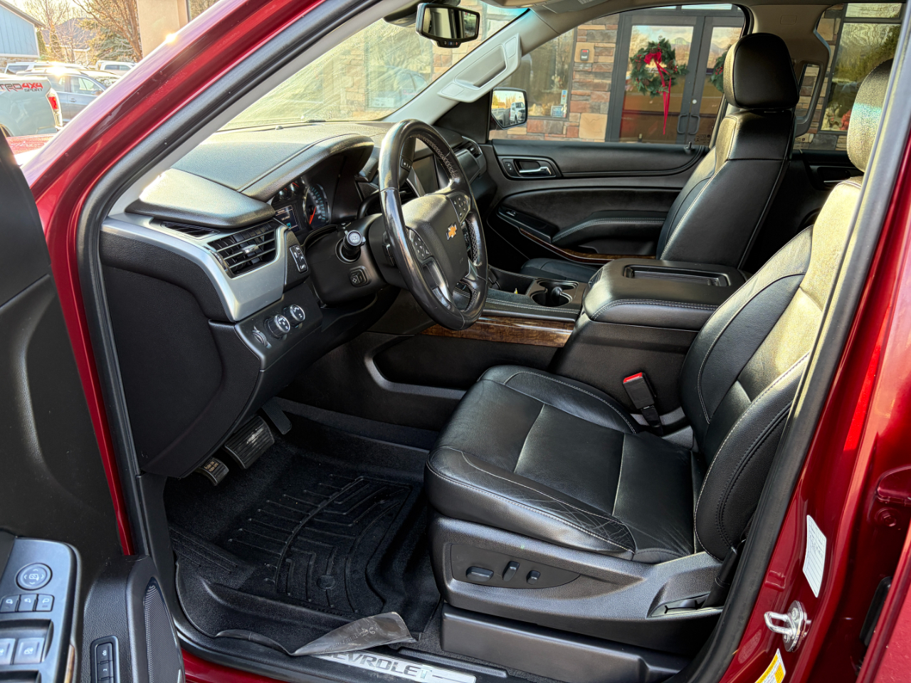 Chevrolet Suburban 4WD 4dr LT 2020