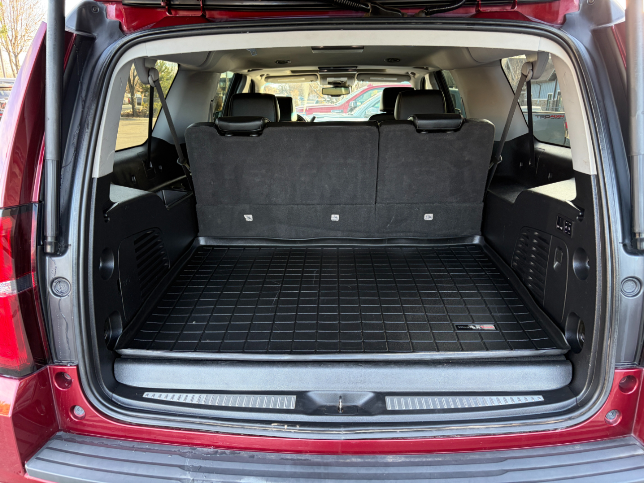 Chevrolet Suburban 4WD 4dr LT 2020