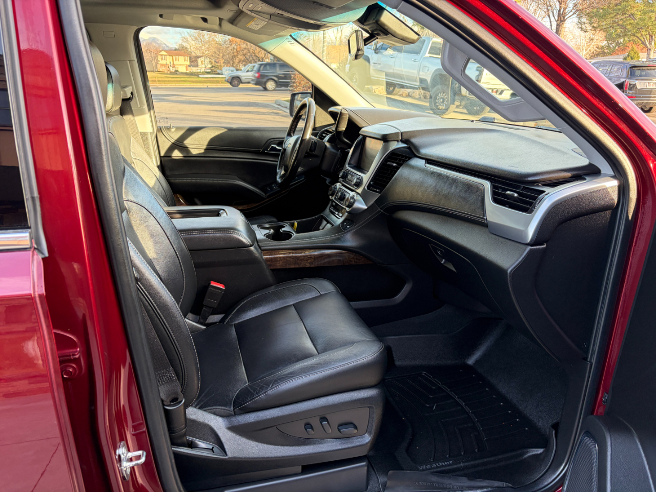 Chevrolet Suburban 4WD 4dr LT 2020