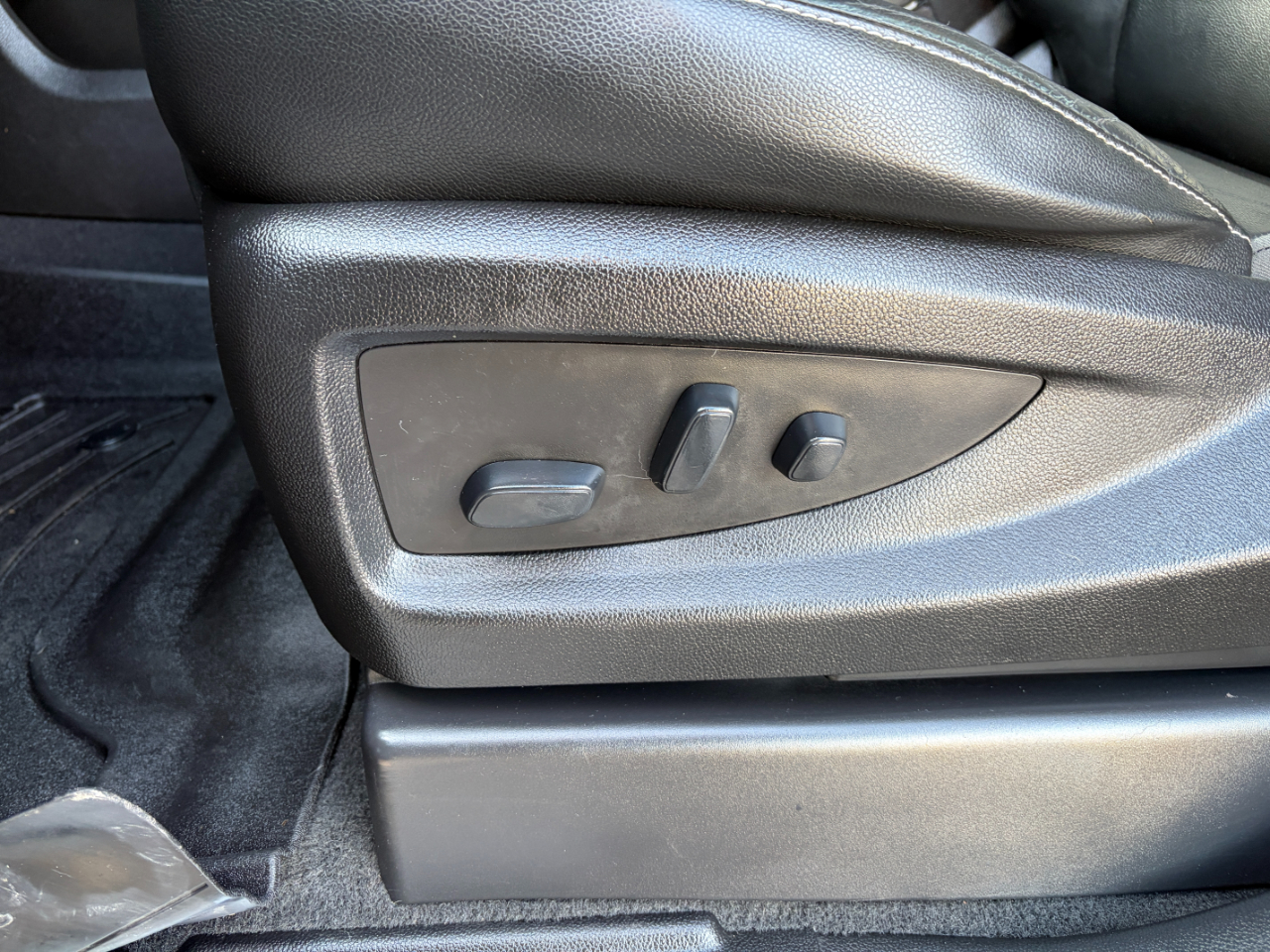 Chevrolet Suburban 4WD 4dr LT 2020