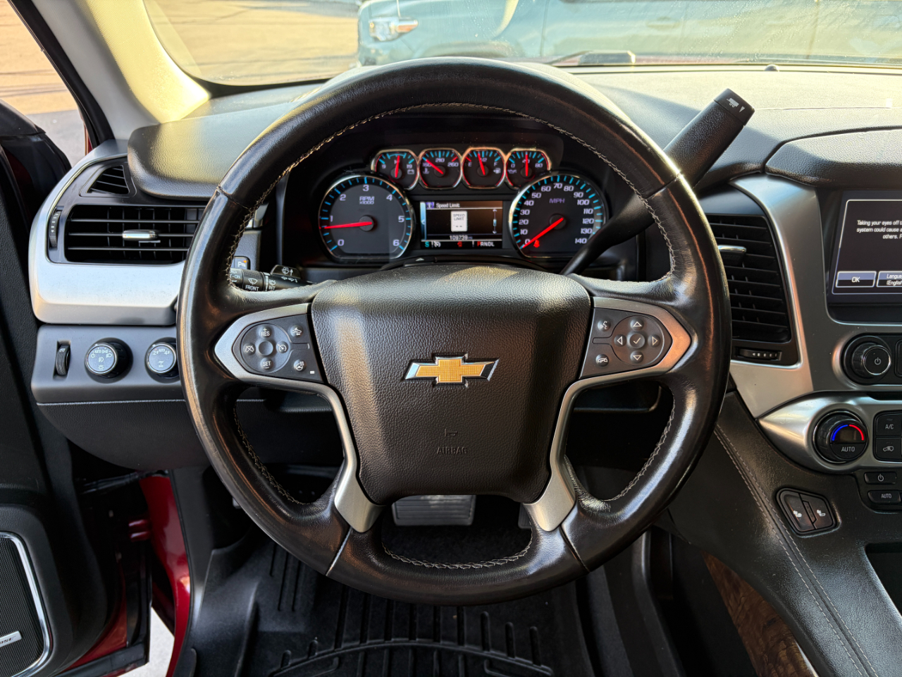 Chevrolet Suburban 4WD 4dr LT 2020