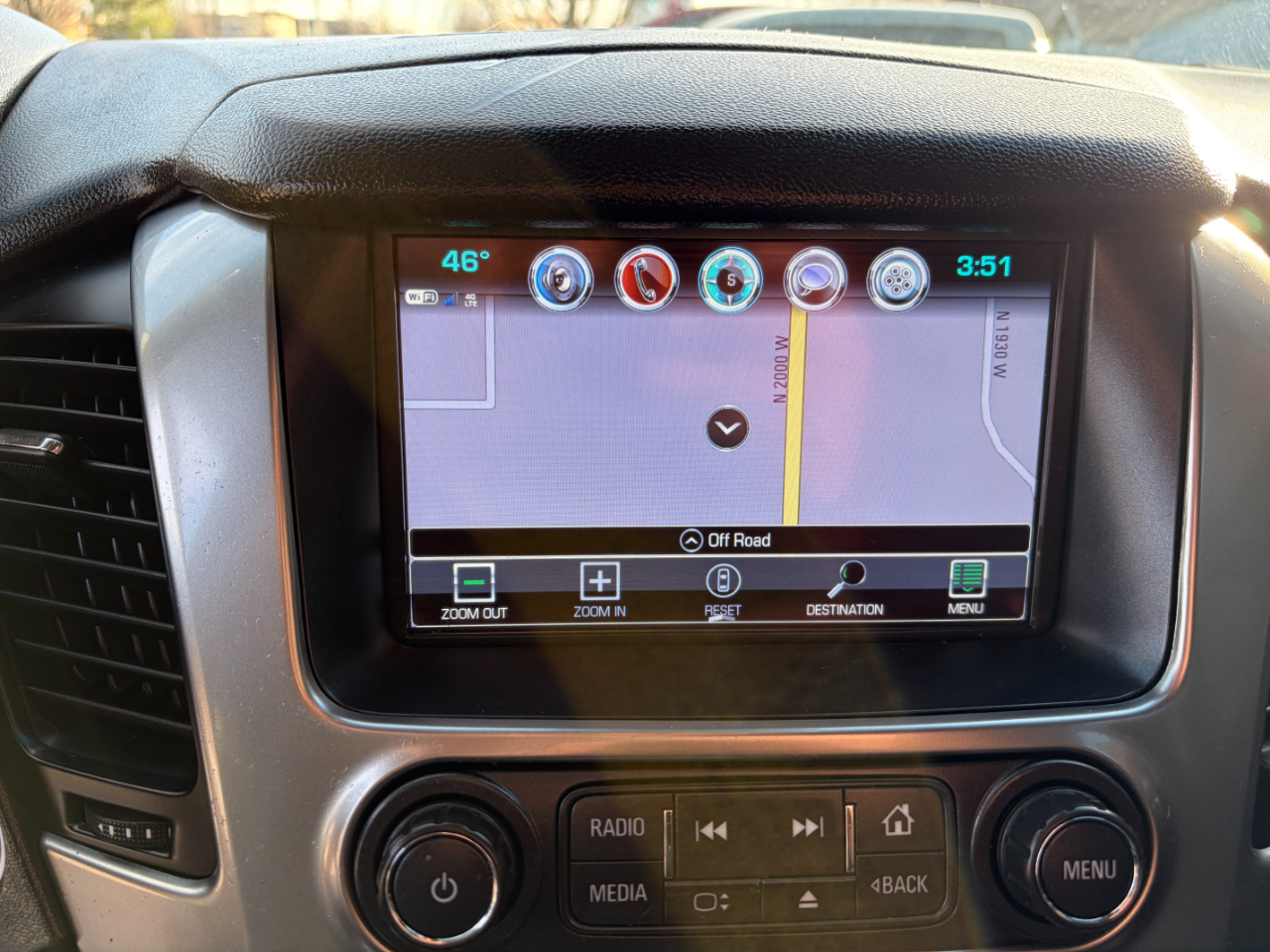 Chevrolet Suburban 4WD 4dr LT 2020