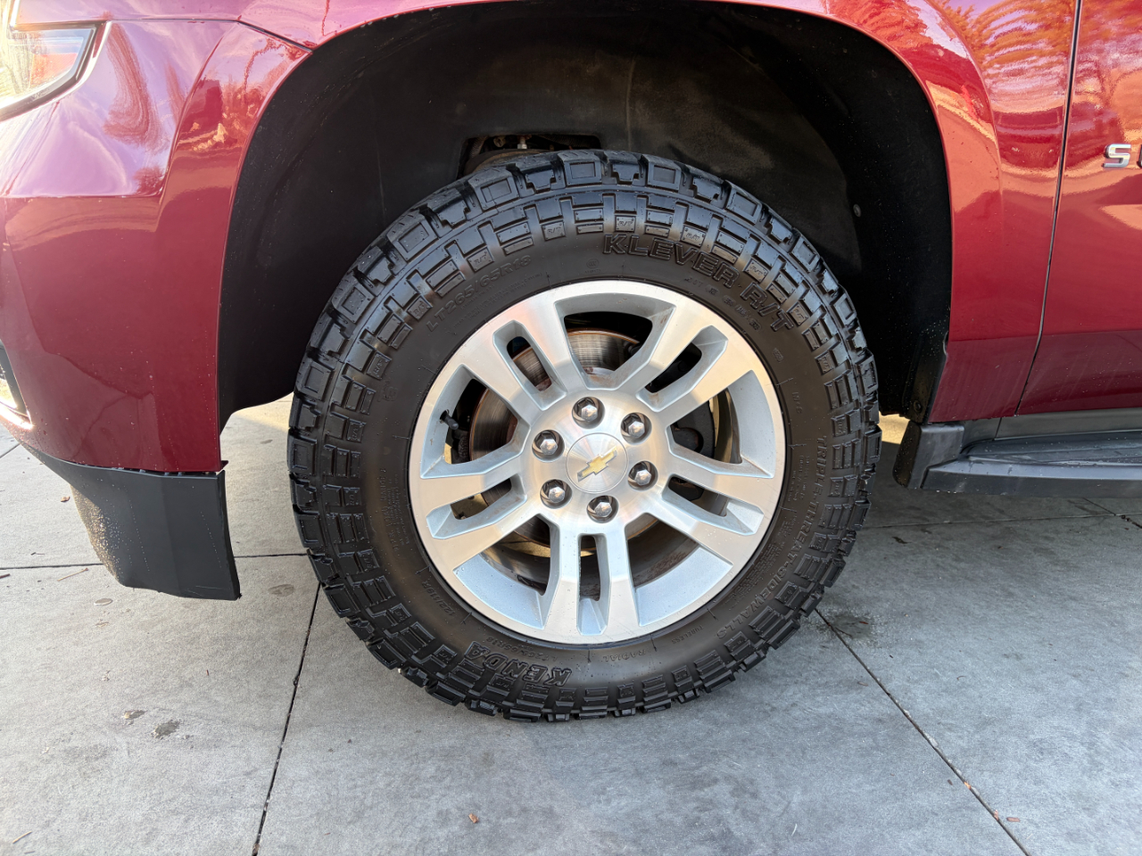 Chevrolet Suburban 4WD 4dr LT 2020