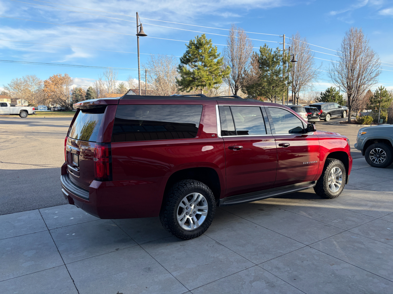 Chevrolet Suburban 4WD 4dr LT 2020