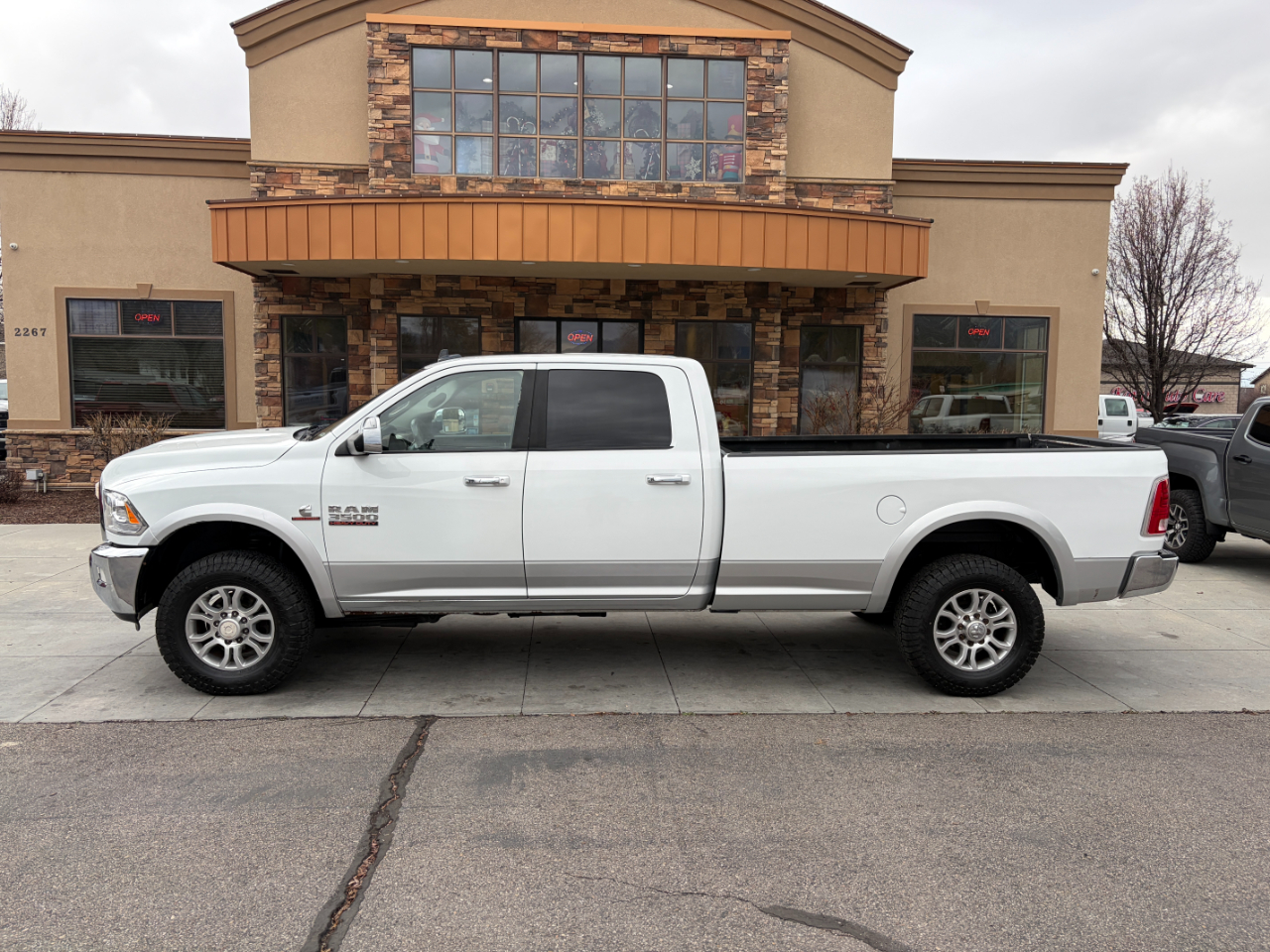 RAM 3500 4WD Crew Cab 169" Laramie 2013