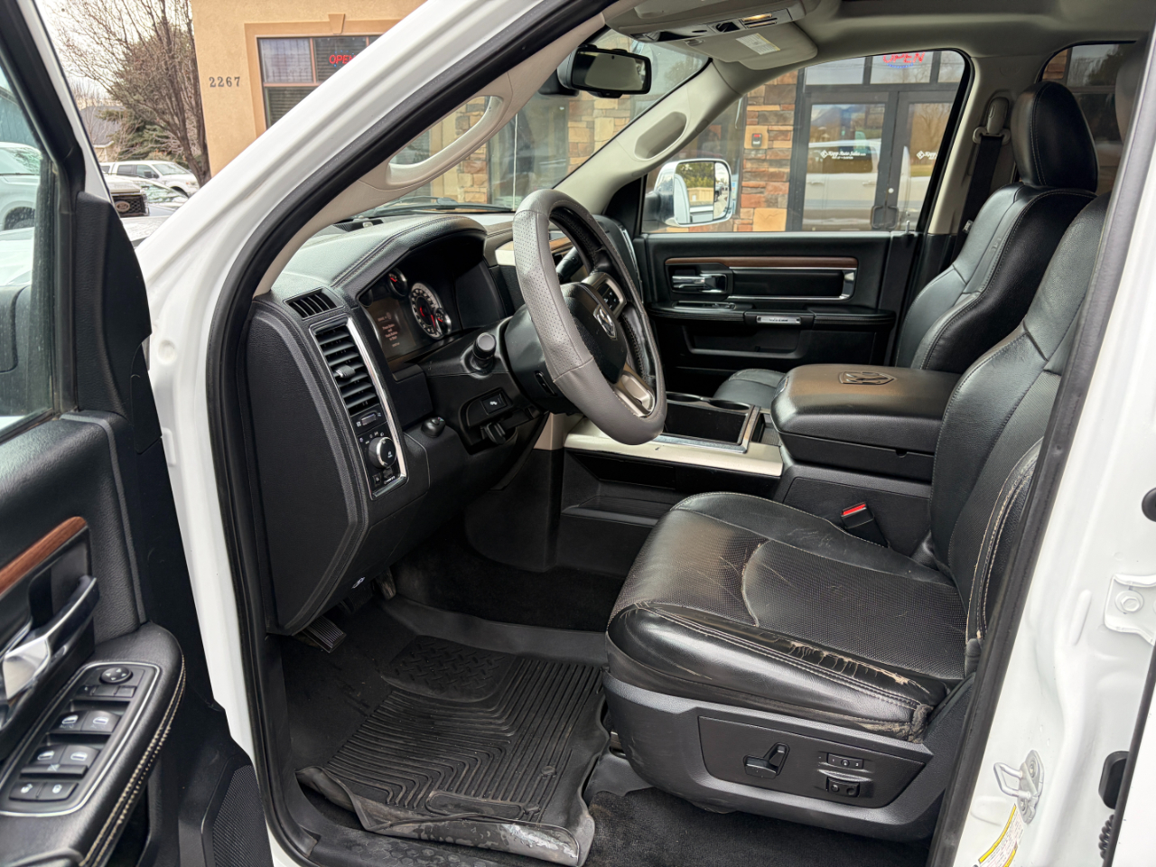 RAM 3500 4WD Crew Cab 169" Laramie 2013