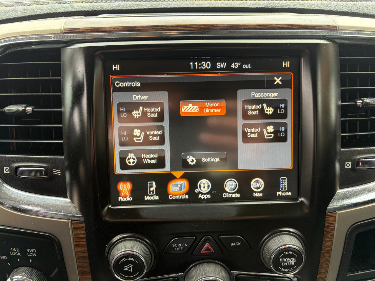 RAM 3500 4WD Crew Cab 169" Laramie 2013