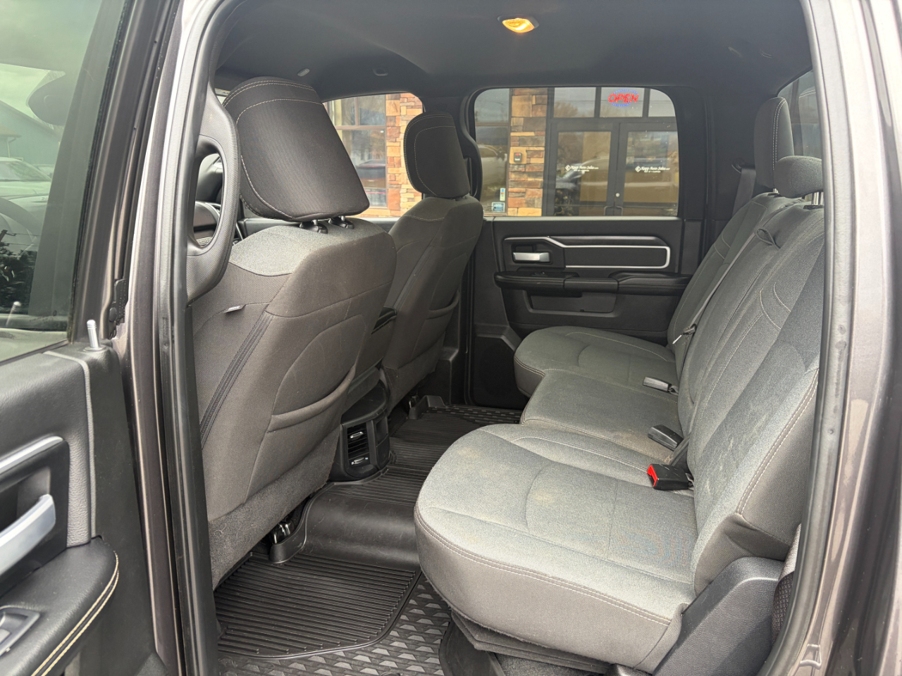 RAM 3500 Big Horn 4x4 Crew Cab 8' Box 2022