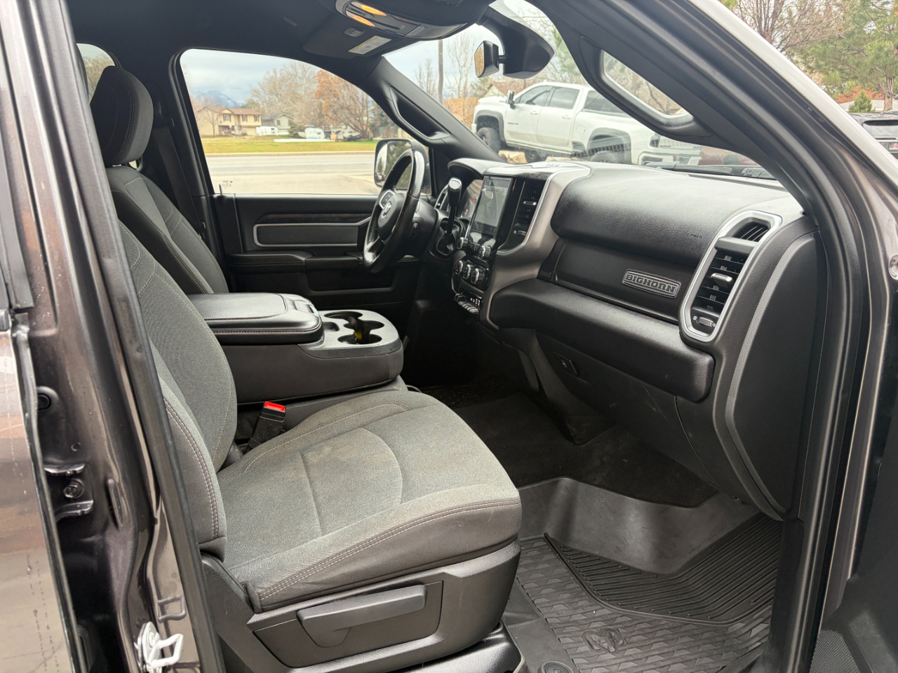 RAM 3500 Big Horn 4x4 Crew Cab 8' Box 2022