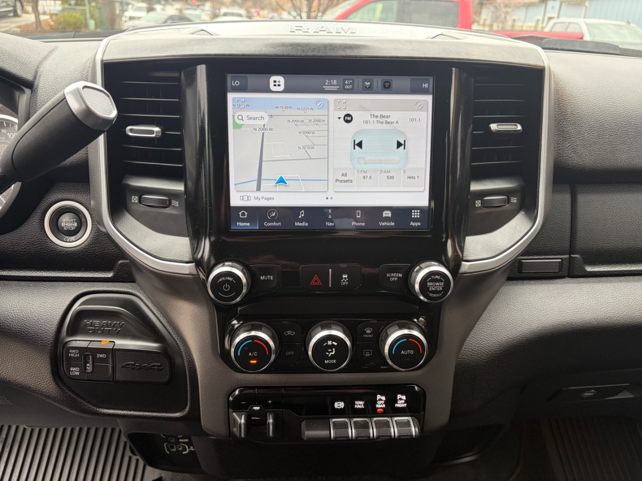 RAM 3500 Big Horn 4x4 Crew Cab 8' Box 2022