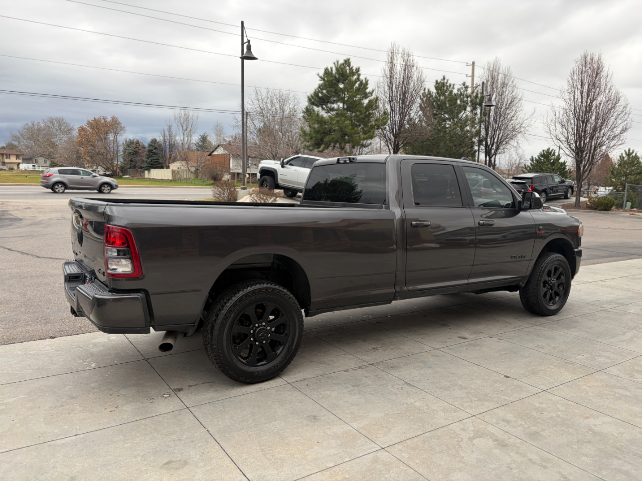RAM 3500 Big Horn 4x4 Crew Cab 8' Box 2022