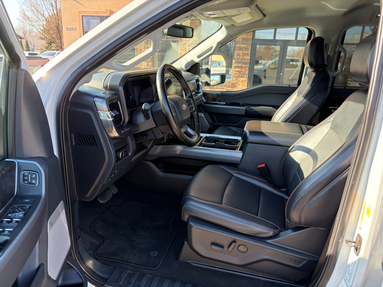 Ford Super Duty F-350 SRW Lariat 4WD Crew Cab 6.75' Box 2025