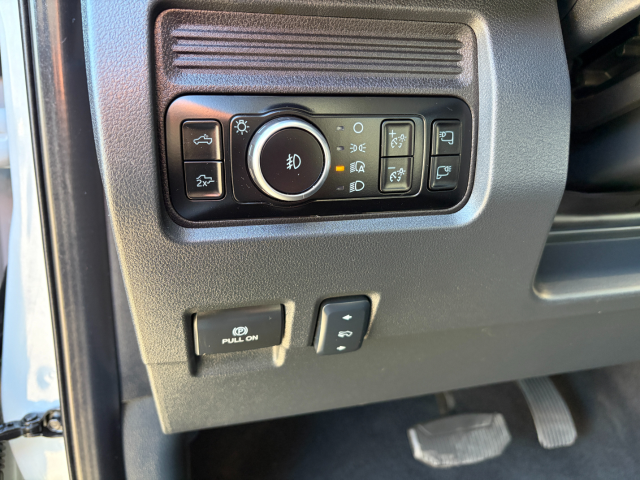 Ford Super Duty F-350 SRW Lariat 4WD Crew Cab 6.75' Box 2025