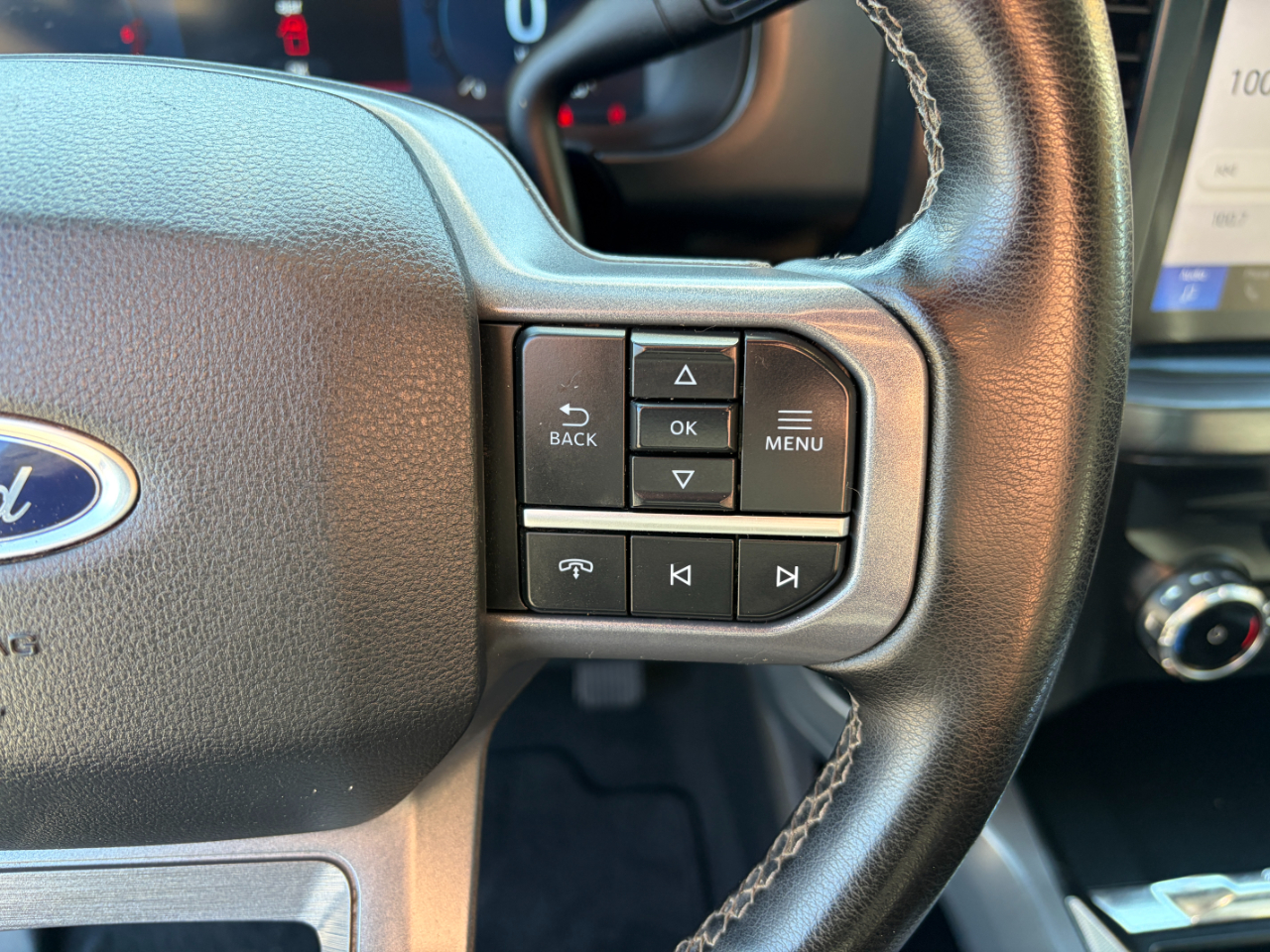 Ford Super Duty F-350 SRW Lariat 4WD Crew Cab 6.75' Box 2025