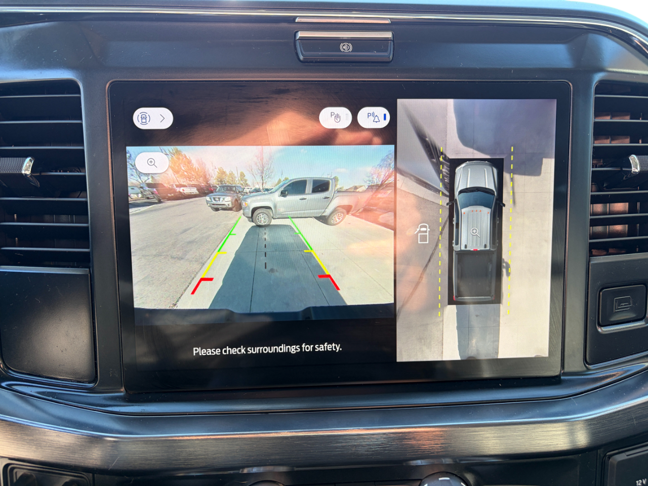 Ford Super Duty F-350 SRW Lariat 4WD Crew Cab 6.75' Box 2025