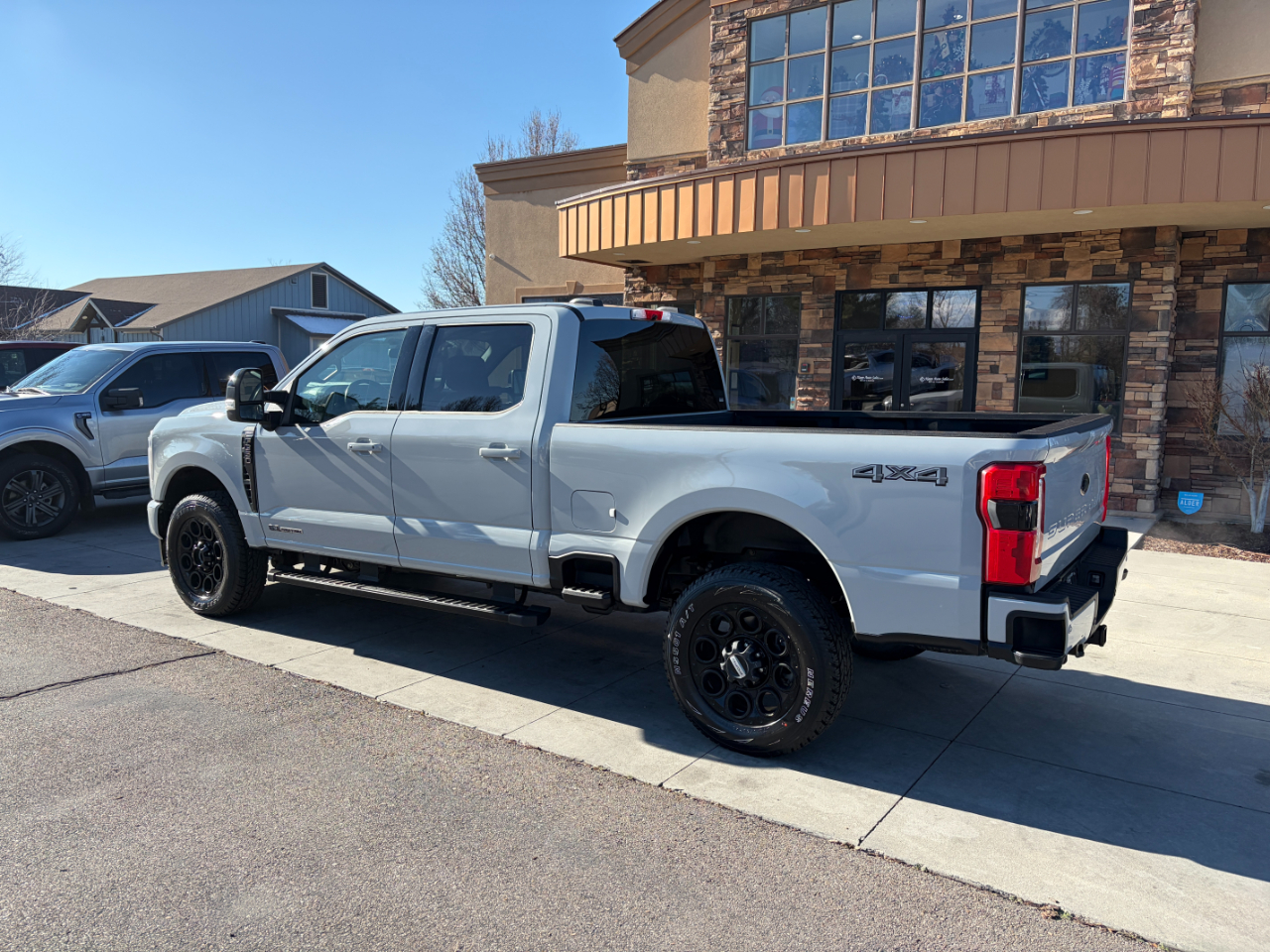 Ford Super Duty F-350 SRW Lariat 4WD Crew Cab 6.75' Box 2025