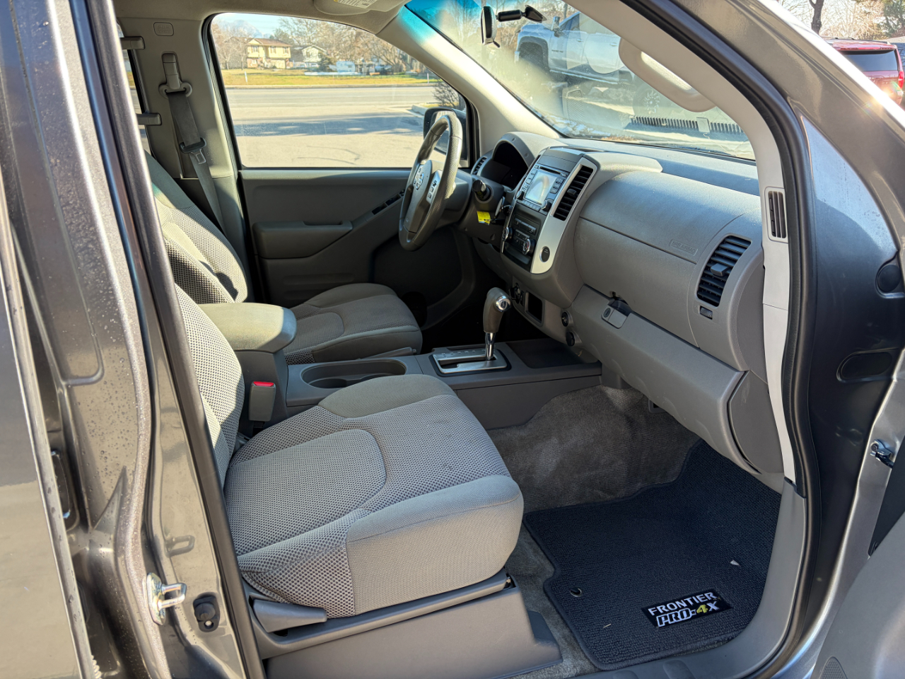 Nissan Frontier Crew Cab 4x4 SV V6 Auto 2018