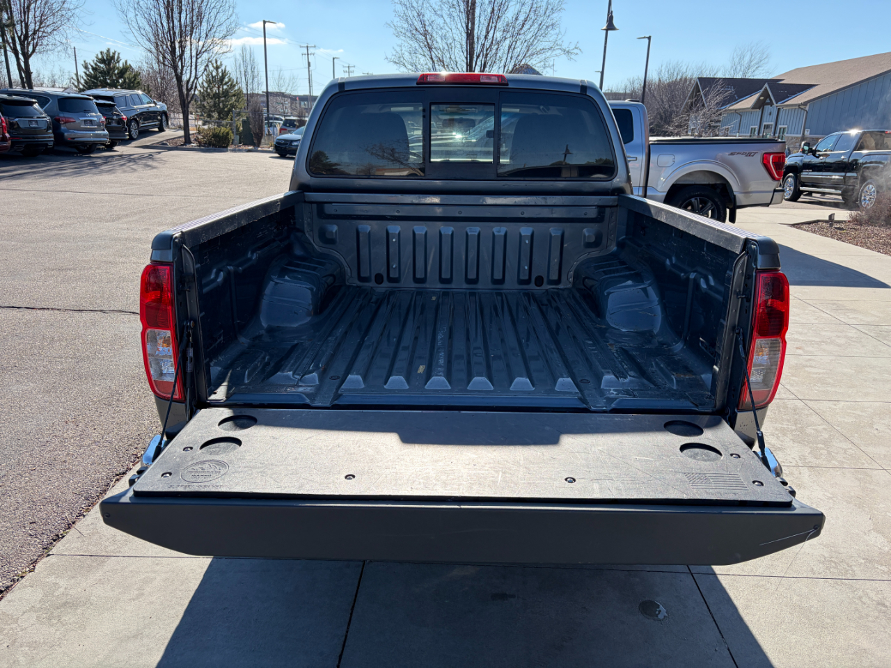 Nissan Frontier Crew Cab 4x4 SV V6 Auto 2018