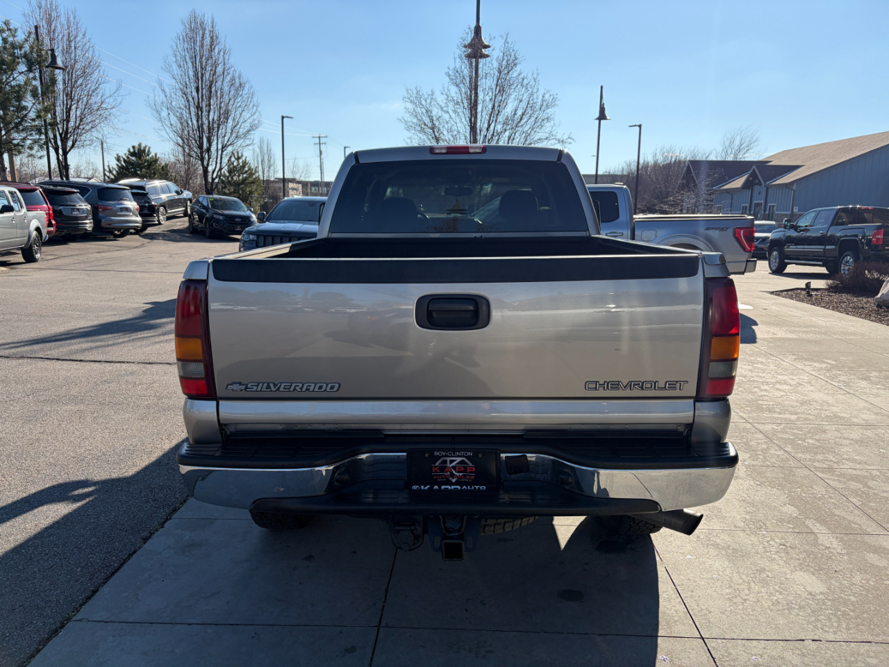 Chevrolet Silverado 2500HD Crew Cab 153" WB 4WD 2002
