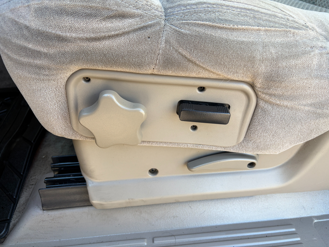 Chevrolet Silverado 2500HD Crew Cab 153" WB 4WD 2002