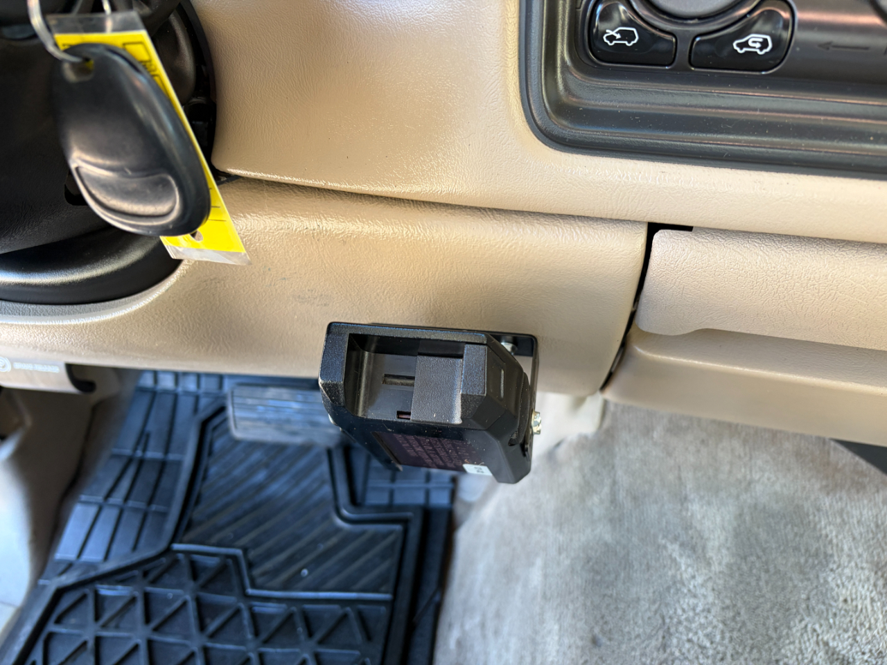 Chevrolet Silverado 2500HD Crew Cab 153" WB 4WD 2002