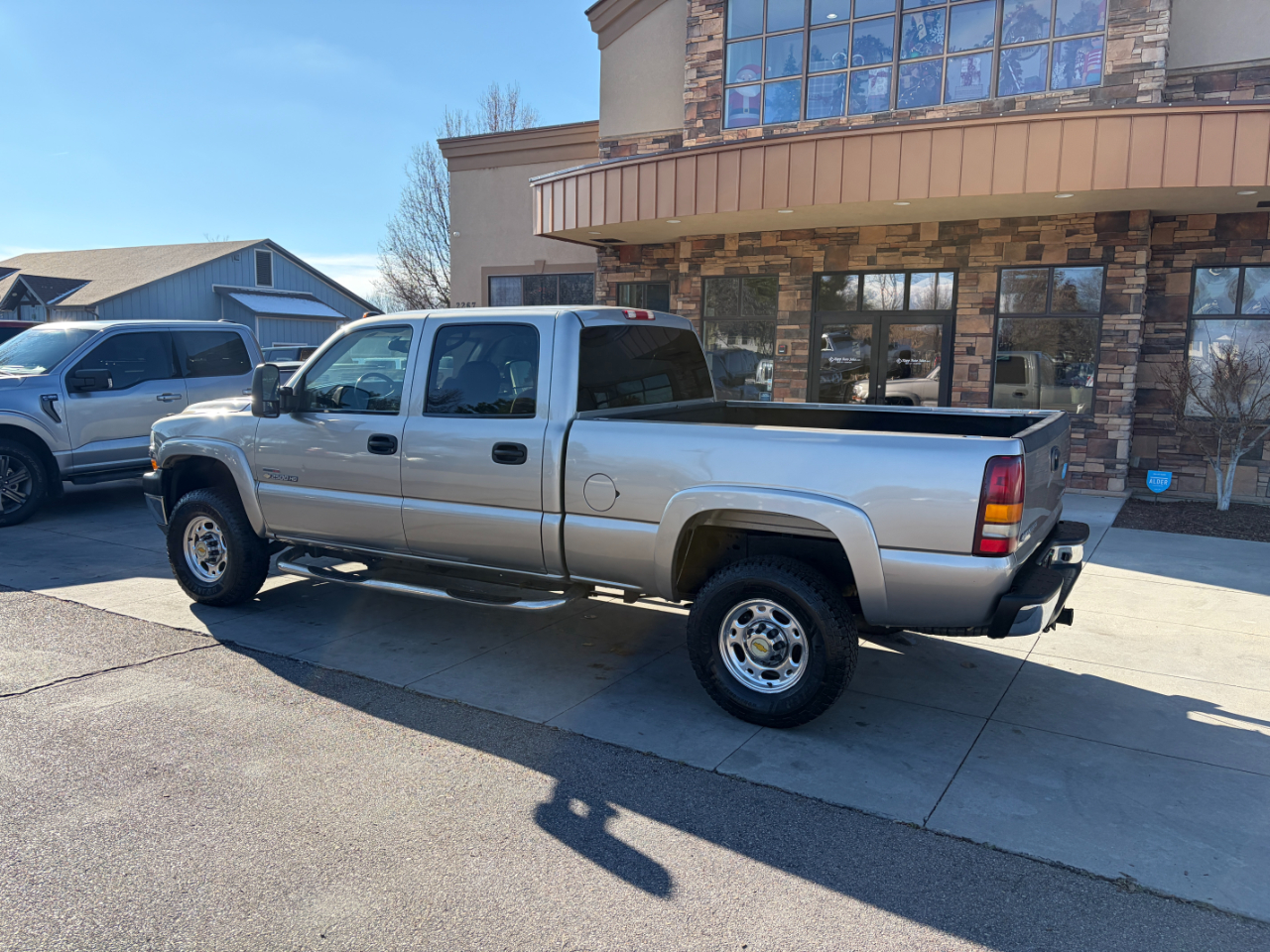 Chevrolet Silverado 2500HD Crew Cab 153" WB 4WD 2002