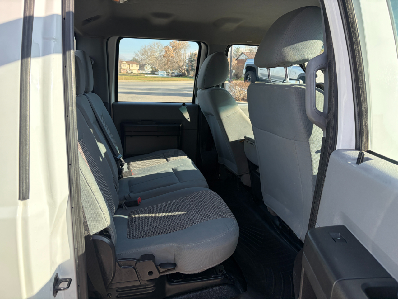 Ford Super Duty F-350 SRW 4WD Crew Cab 172" XL 2015